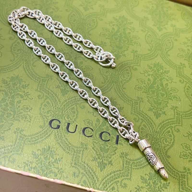 G*u*i necklaces